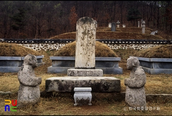 양주 권율장군 묘 중 묘역 정면