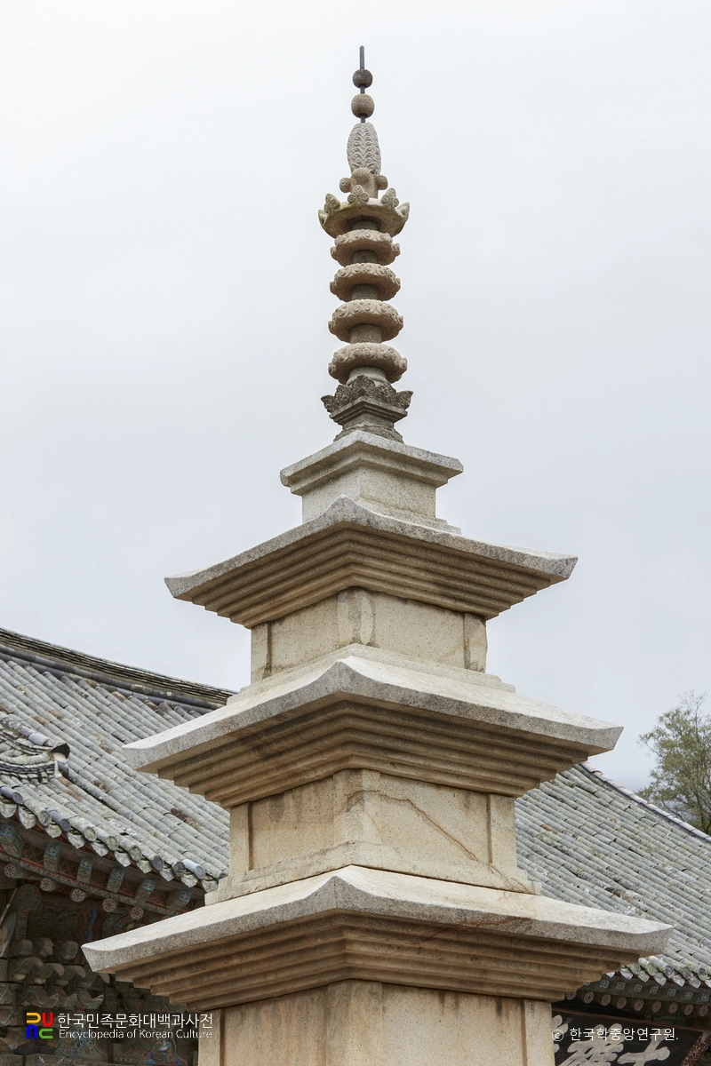 경주 불국사 삼층석탑 탑신부와 상륜부 정측면