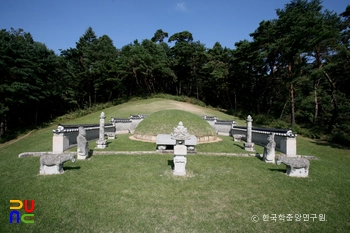 남양주 조선 수빈 박씨 휘경원 능 정면