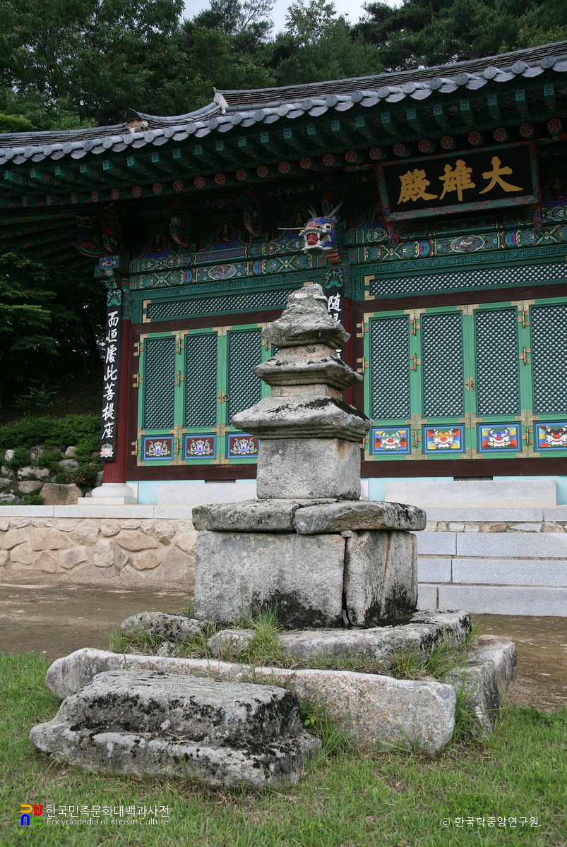 김천 봉곡사 삼층석탑 정측면