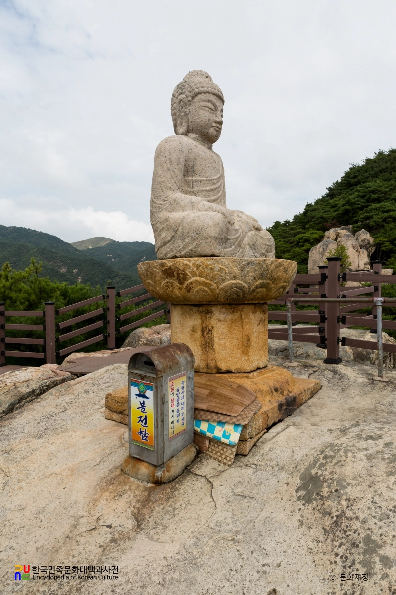 창녕 관룡사 용선대 석조여래좌상의 좌측면
