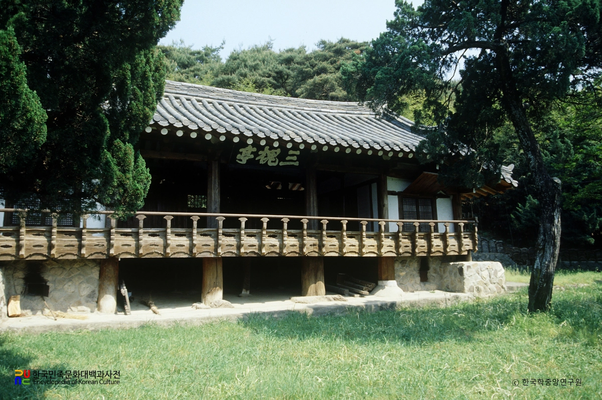 경주 삼괴정 정측면