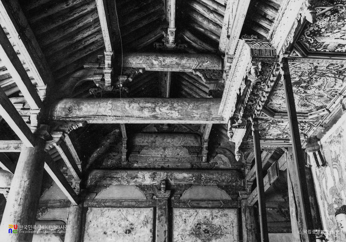 예산 수덕사 대웅전 내부 가구