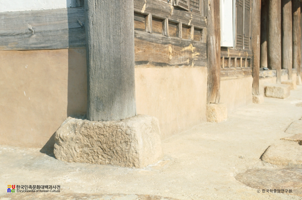 청풍 금병헌 / 주추