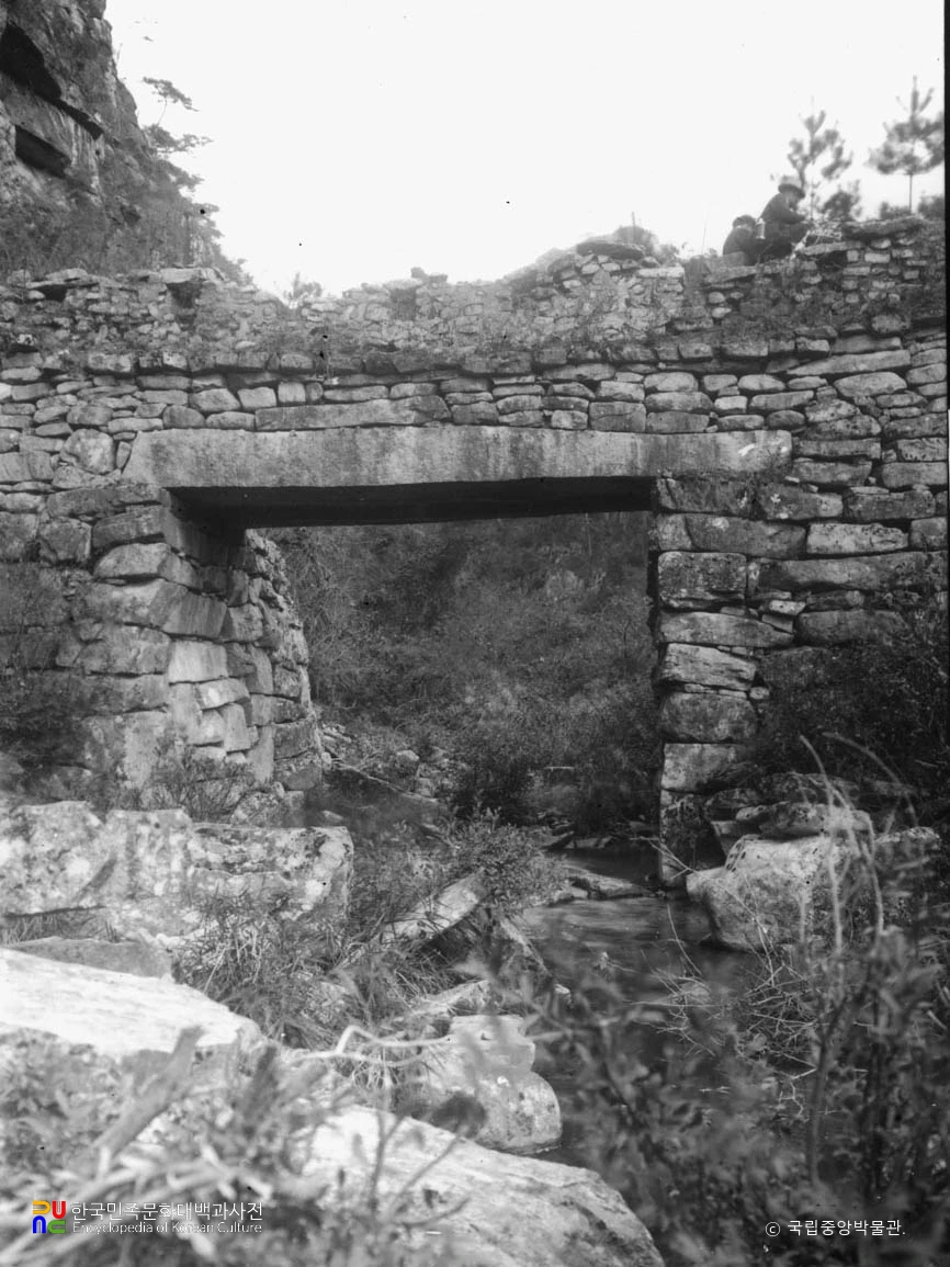 문경 관문 동창지