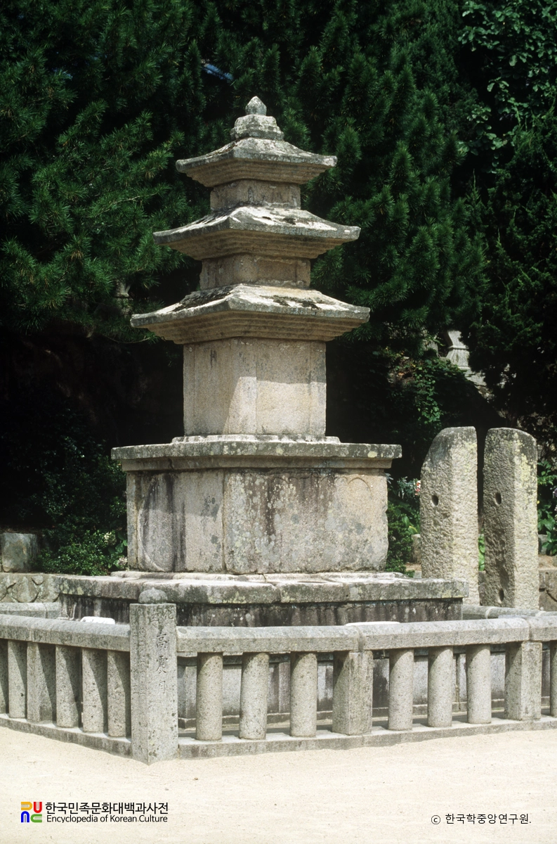 부산 범어사 삼층석탑