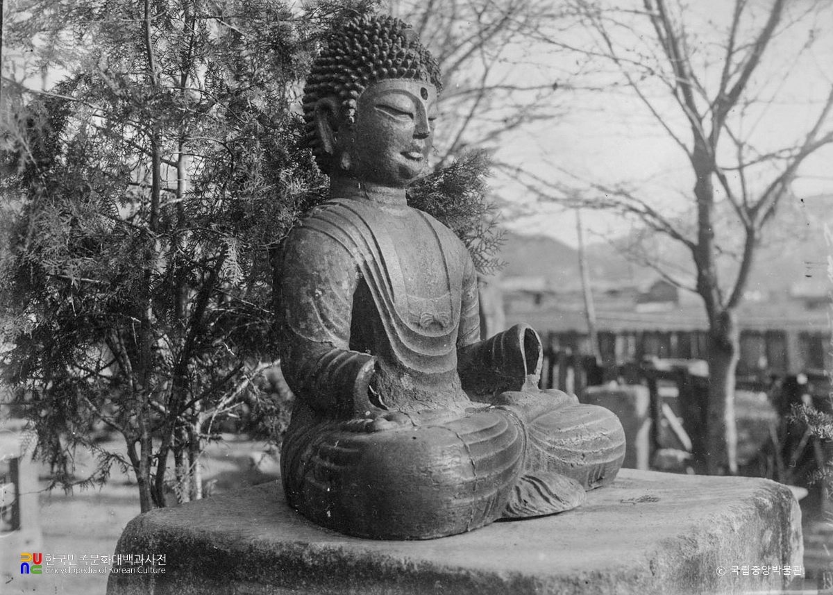 충주 철조여래좌상