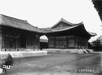 서울 경복궁 사정전 우측면 일대