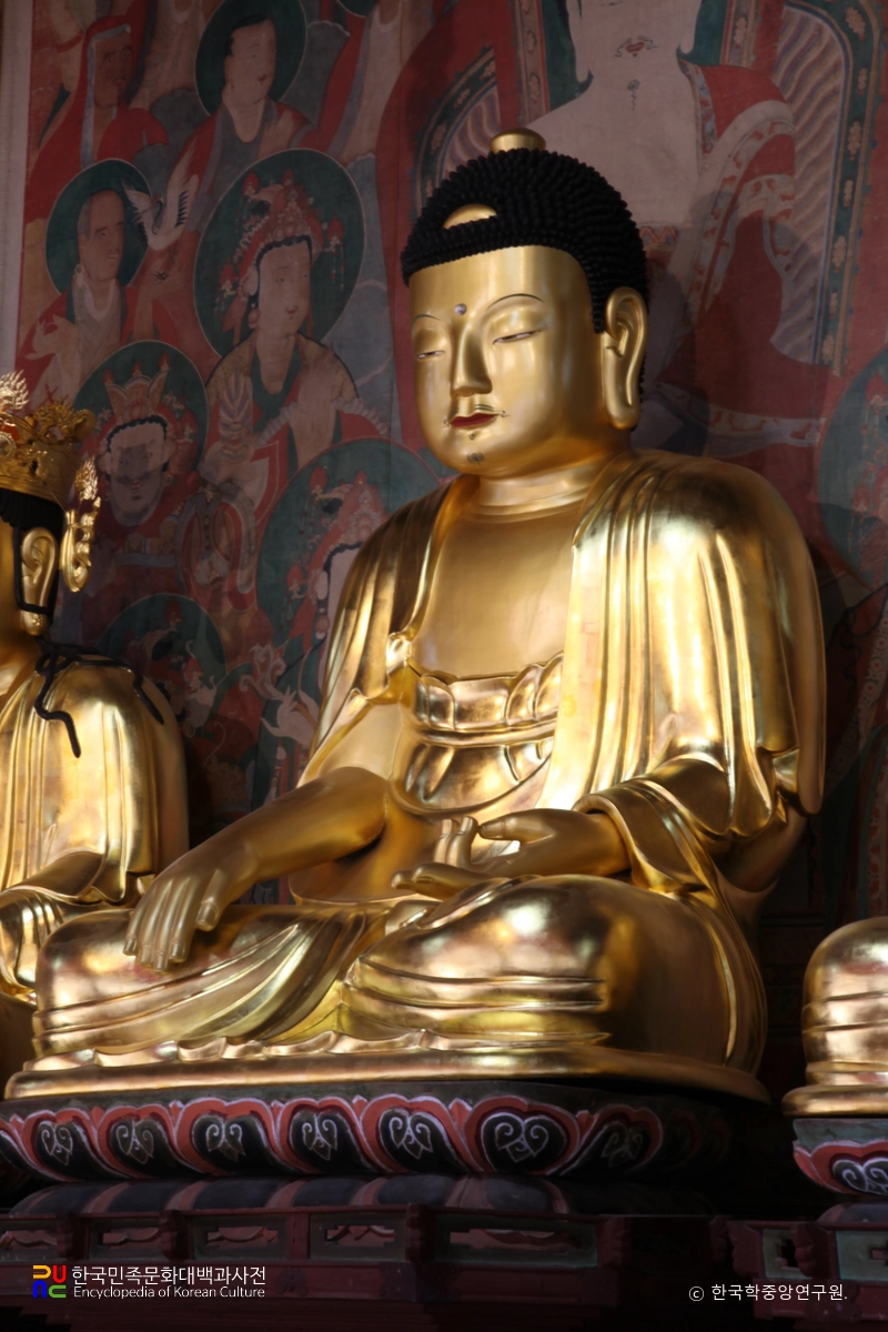 진주 청곡사 목조석가여래삼존좌상 중 본존 우측면