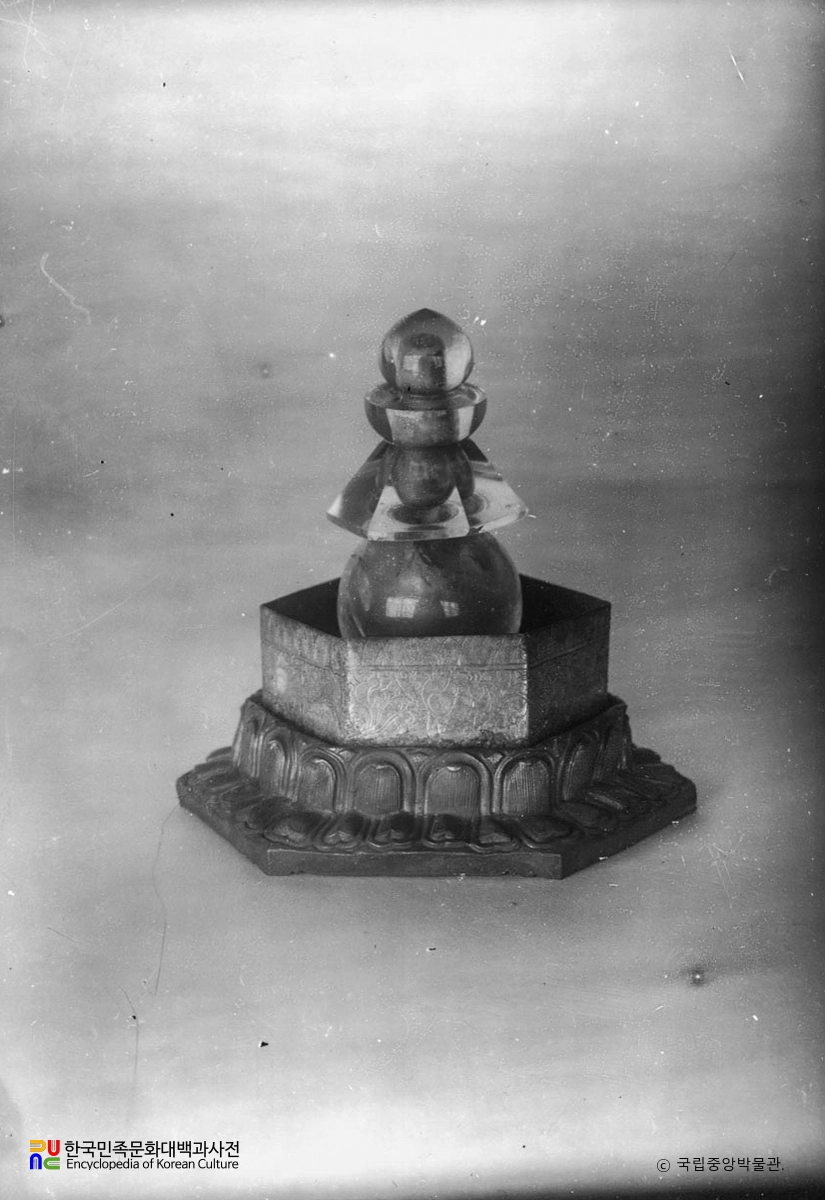 남양주 수종사 부도 사리기 내 은제도금육각감