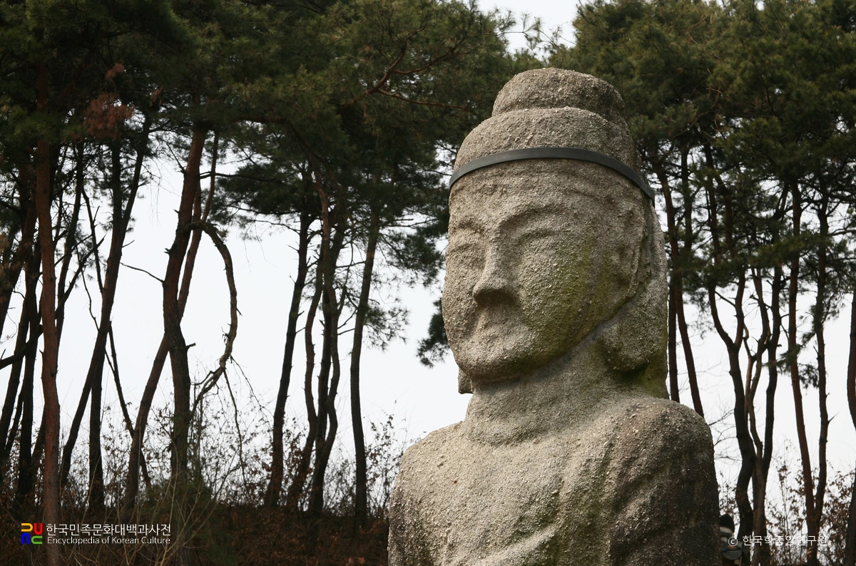 괴산 광덕사 석조여래입상 부분