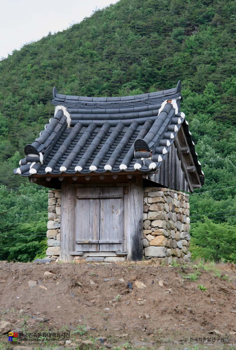 군위 인각사 미륵당