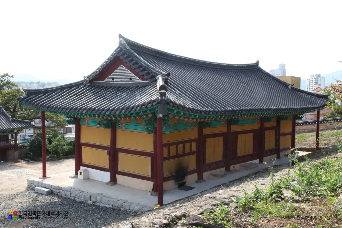 창원 창원향교 중 명륜당 우측후면