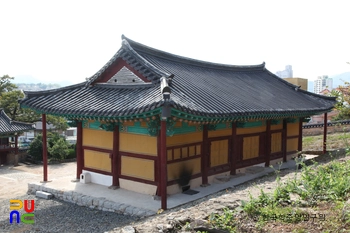 창원 창원향교 중 명륜당 우측후면