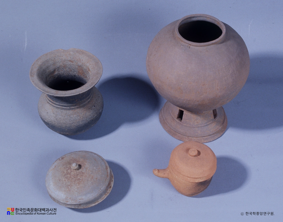 사천 송지리 고분군 출토 유물