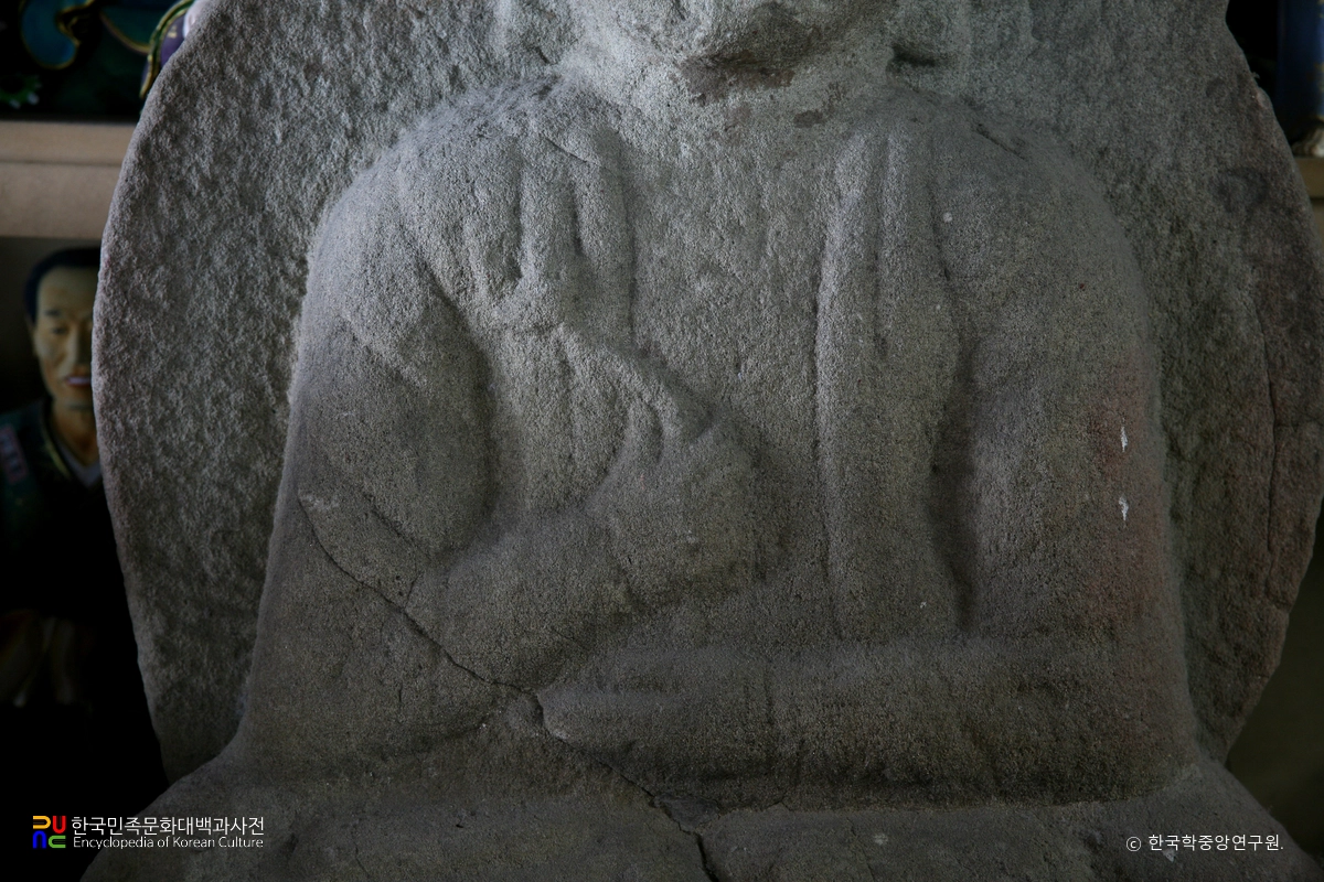 천안 성불사 석조보살좌상