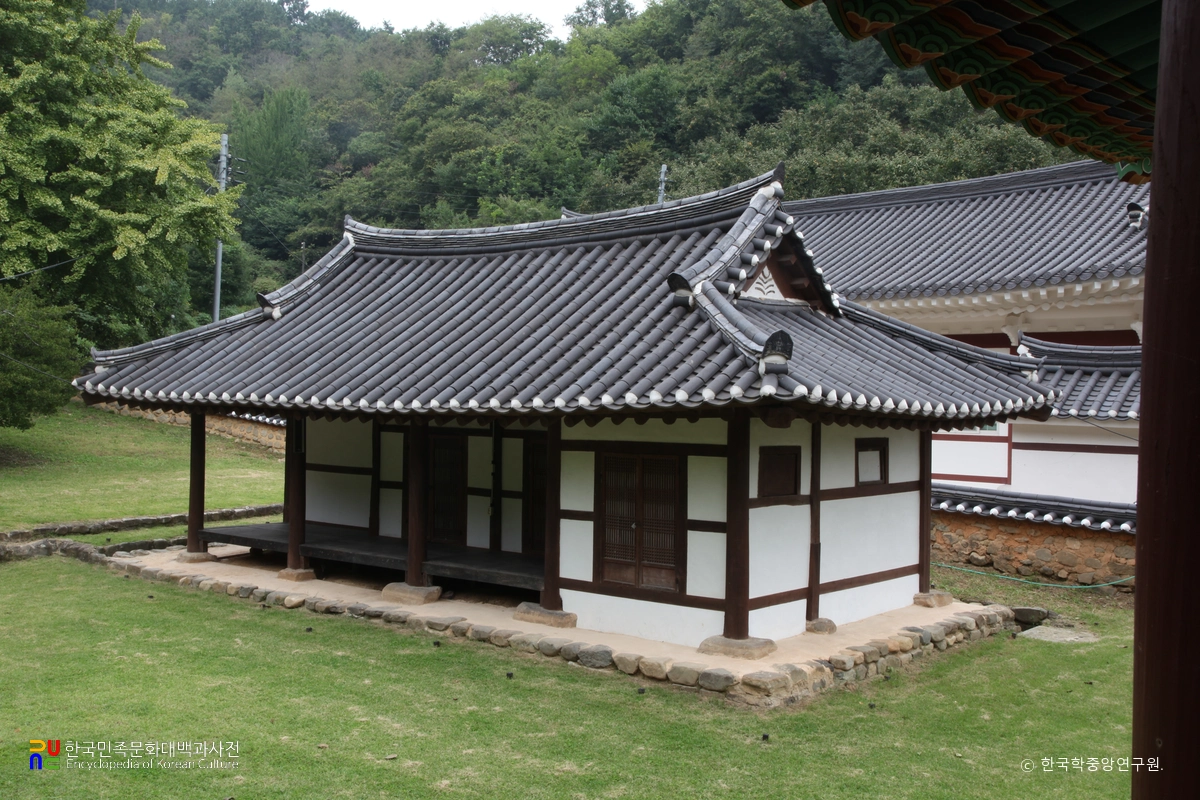 함안 함안향교 중 동재 우측면