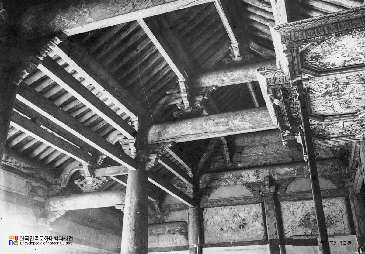 예산 수덕사 대웅전 내부 가구