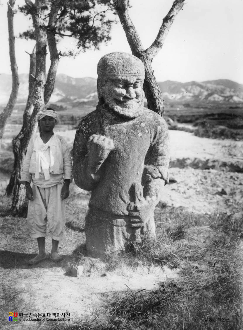 경주 신라 원성왕릉 우측 무인석 정면