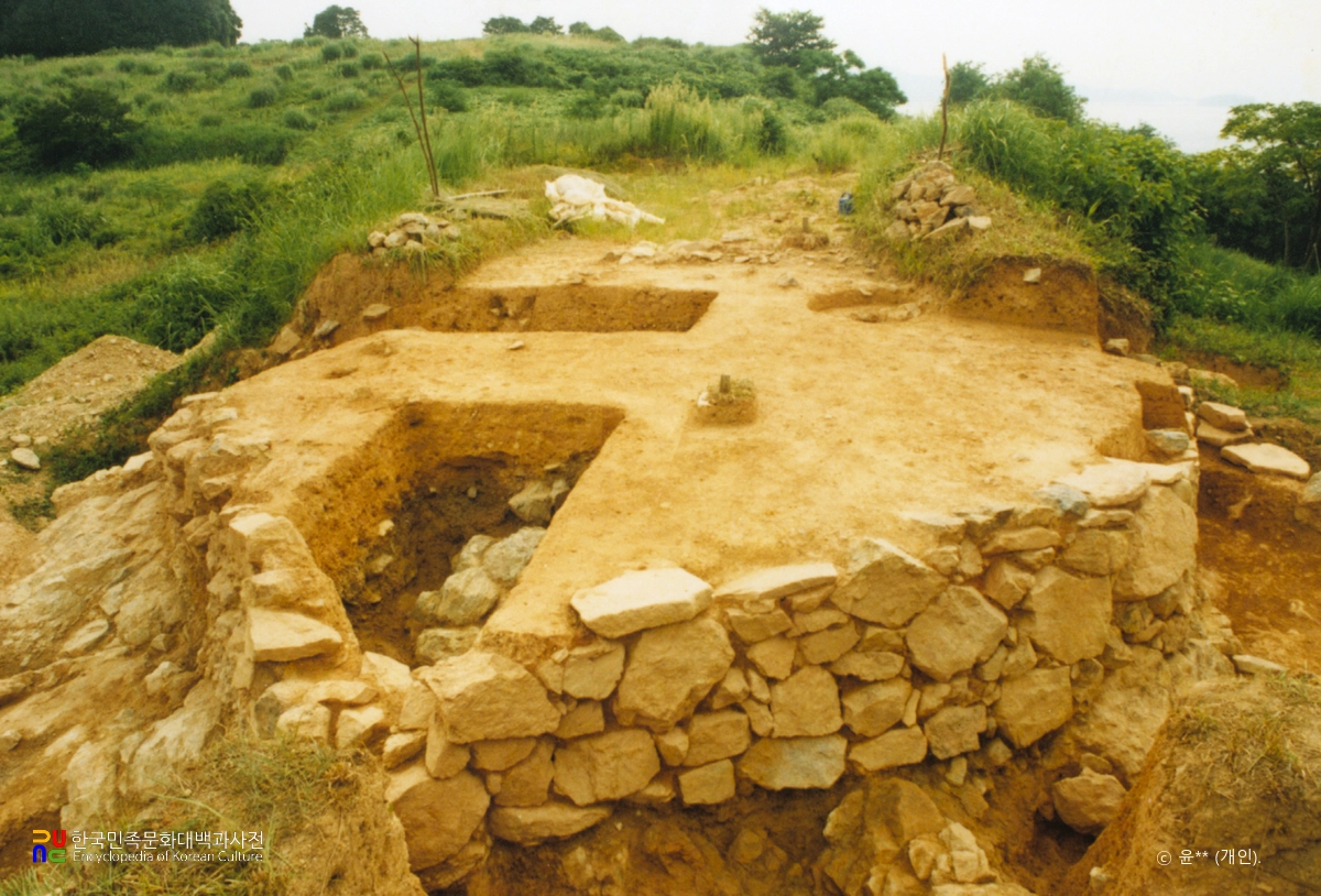 완도 청해진 유적 유구 노출 모습