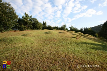 공주 수촌리 고분군 전경