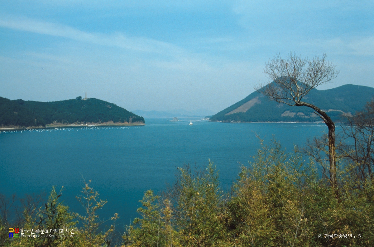 통영 한산도 이충무공 유적 수루에서 본 바다