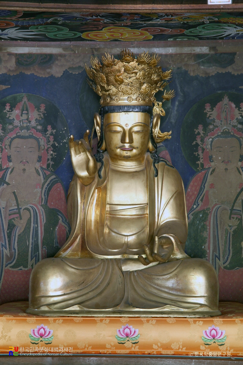 부산 범어사 원효암 목조 관음보살 좌상