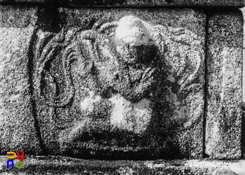 구례 화엄사 사사자 삼층석탑 좌측 하부 기단의 천인상