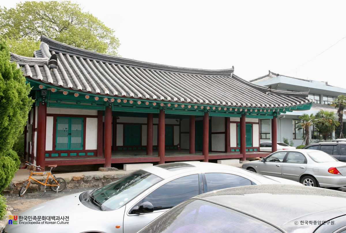 진해현 관아 및 객사유지