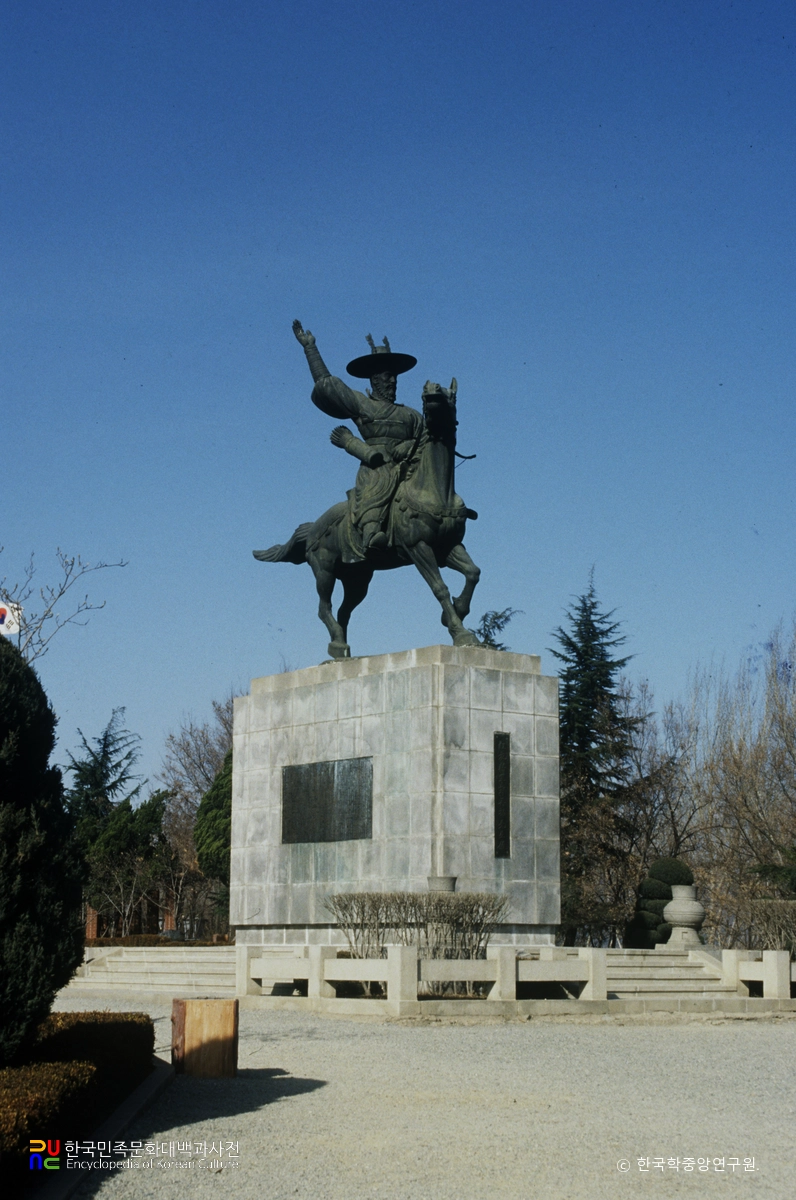 망우당동상 / 곽재우