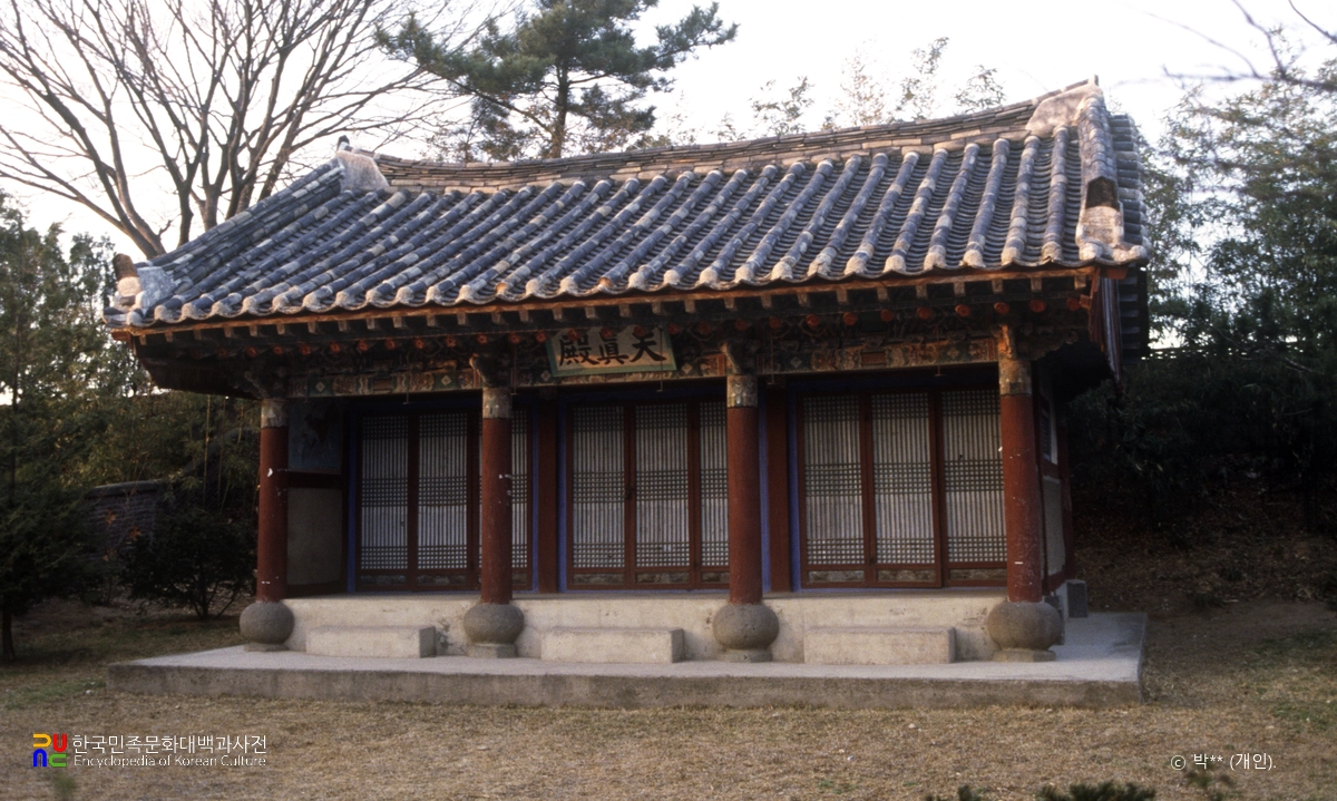 천진전 / 단군사묘