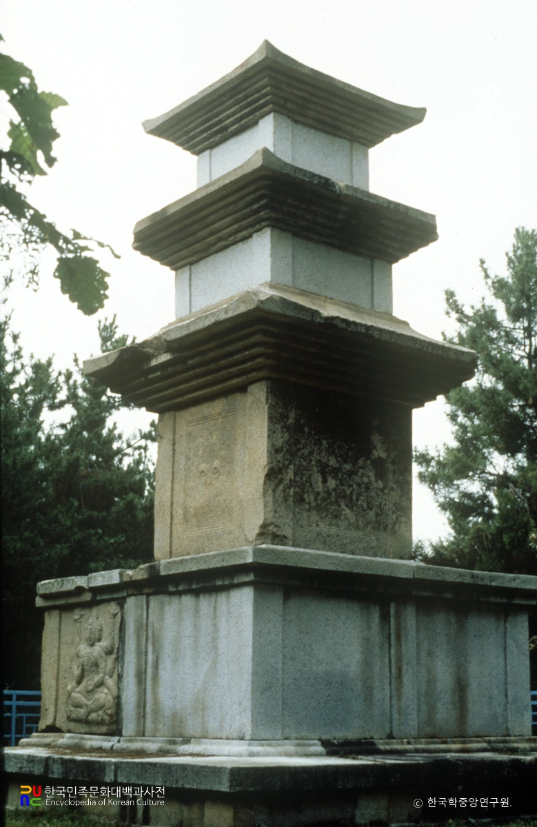 창림사지 삼층석탑