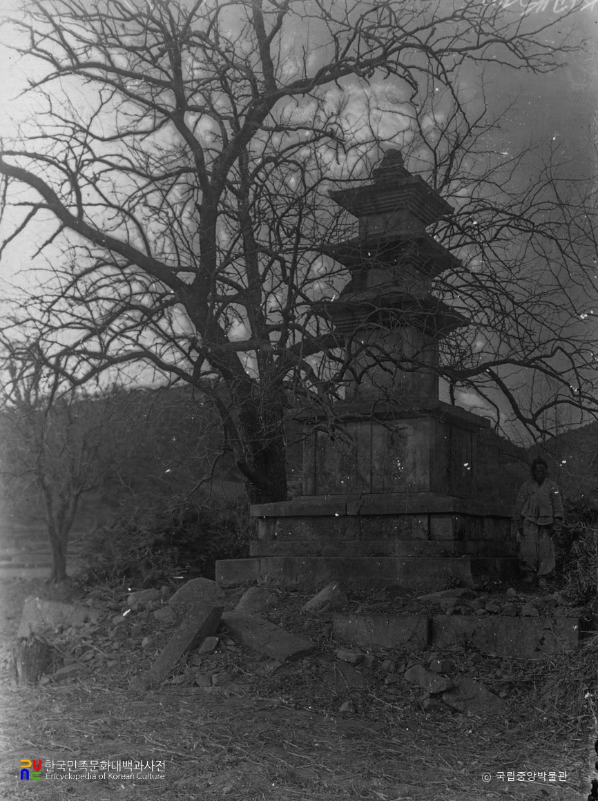 원주 거돈사지 삼층석탑 전경