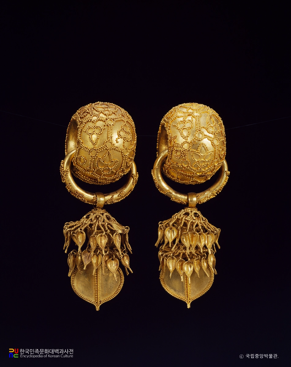 경주 부부총 금귀걸이