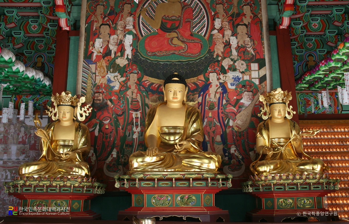 금산 보석사 목조 석가여래삼존 좌상