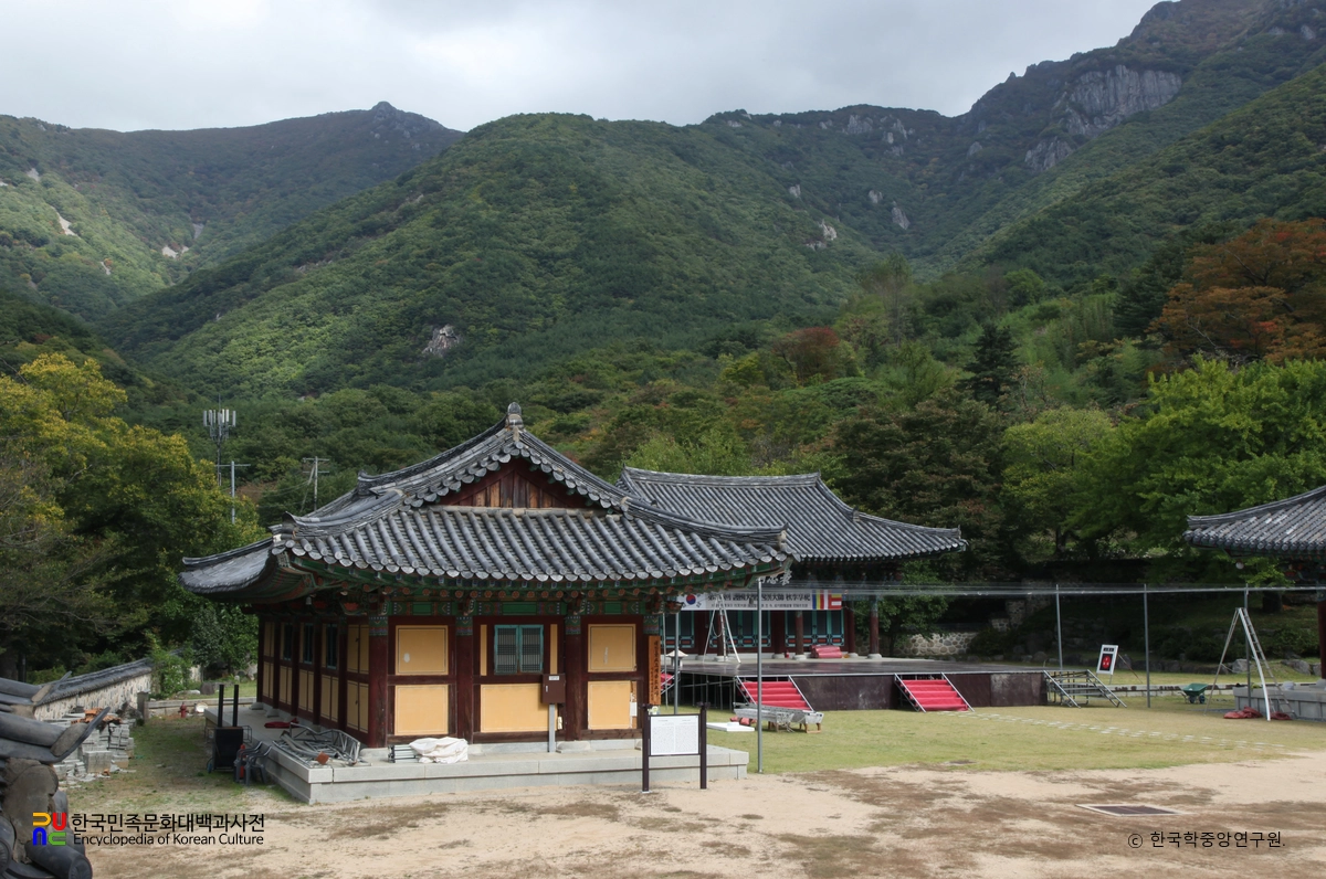 밀양 표충서원 강당 우측면