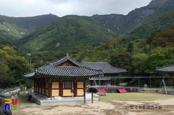 밀양 표충서원 강당 우측면