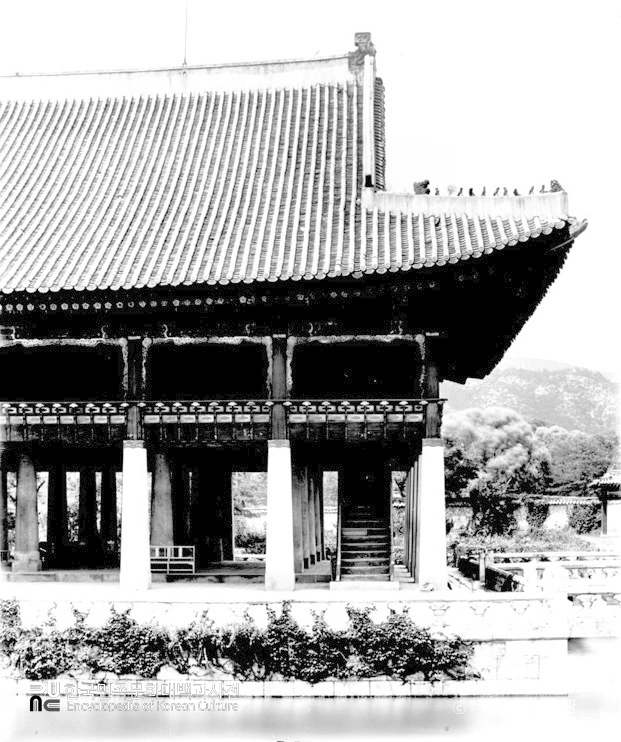 서울 경복궁 경회루 정면 좌측 부분