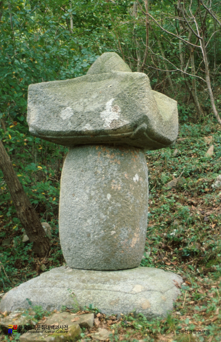 거제 광청사 중 부도 정측면