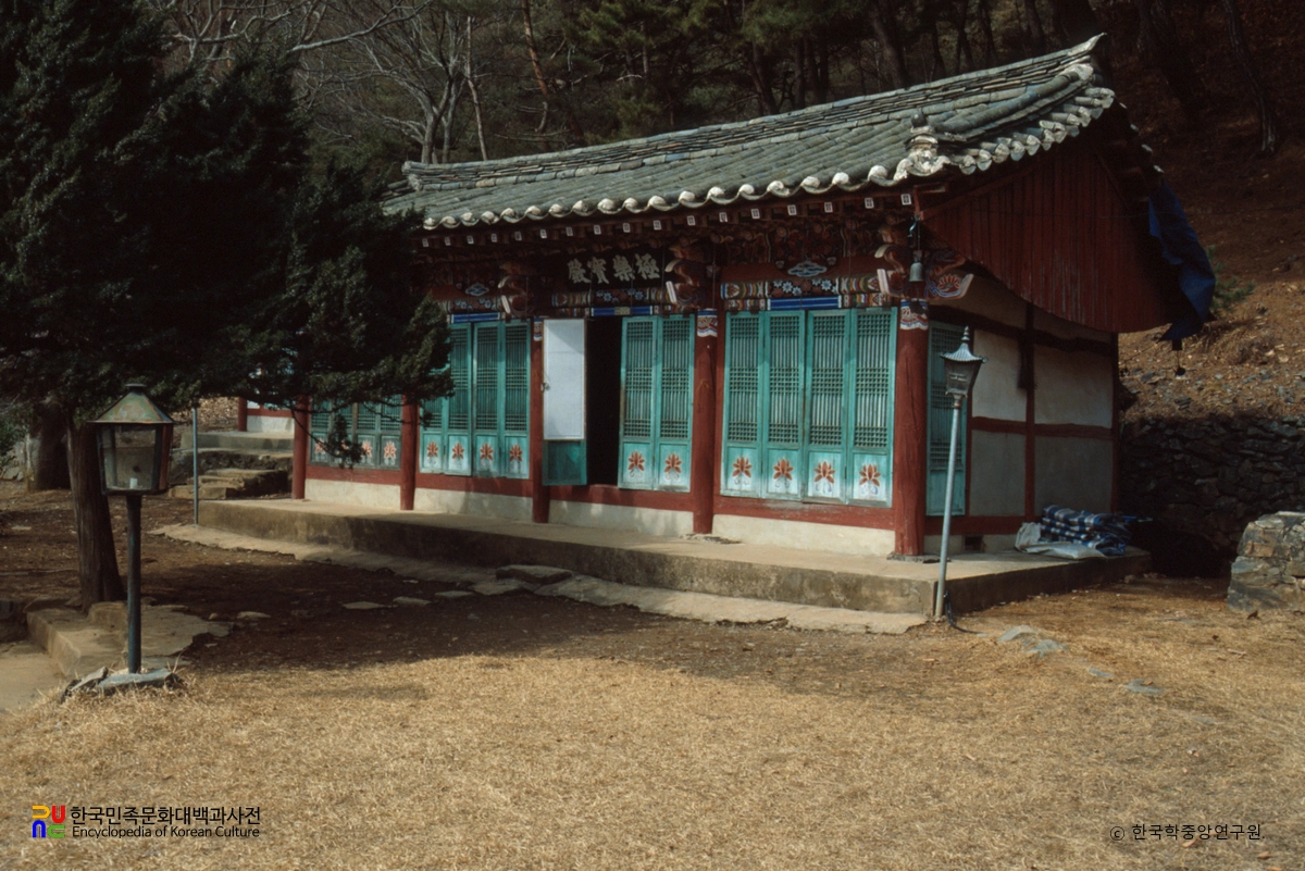 충주 창룡사 / 극락보전