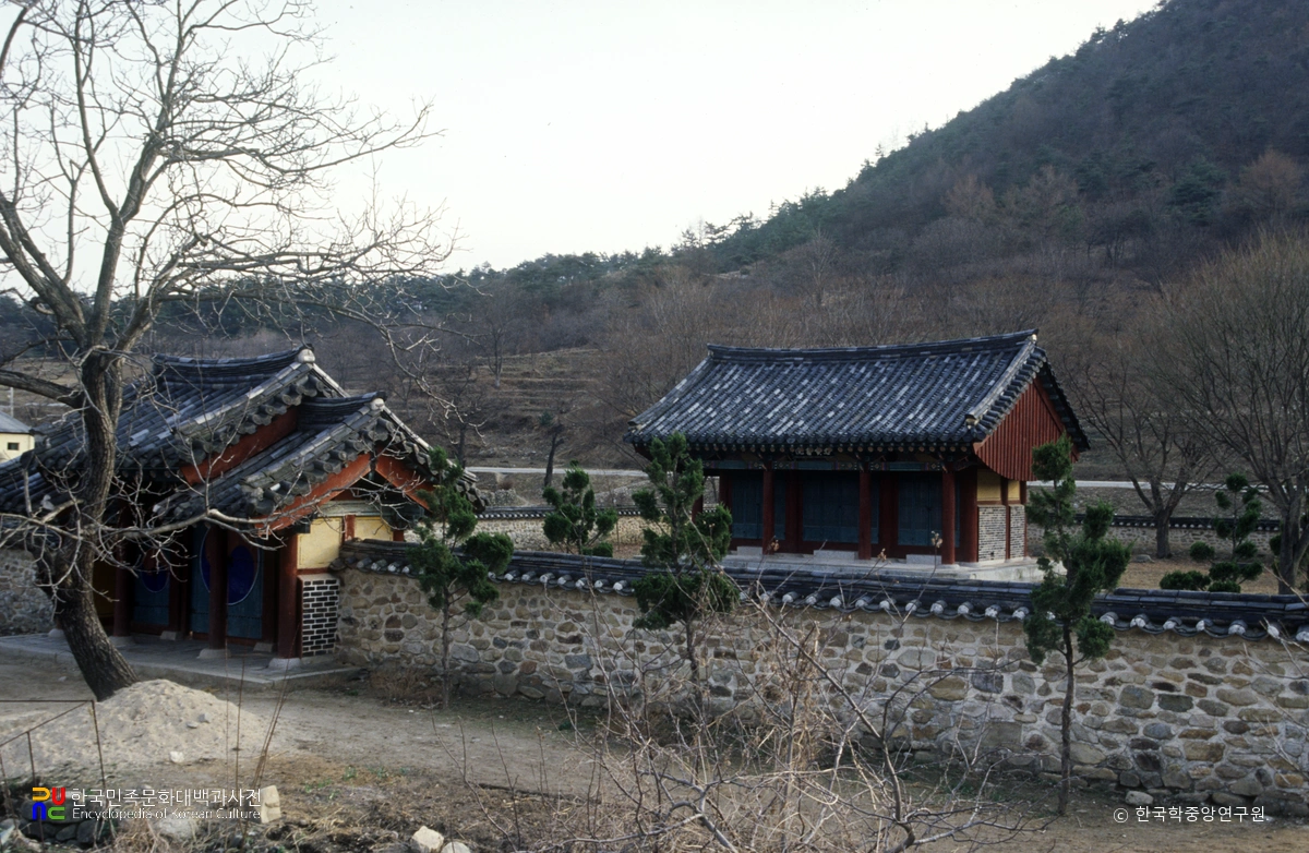 공주 충현서원 유적 전경
