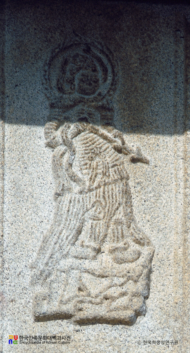 여주 고달사지 승탑 탑신부 부조