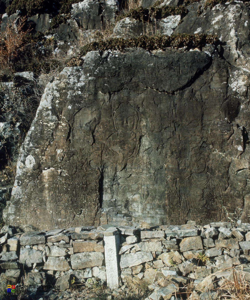 함안 방어산 마애약사여래삼존 입상
