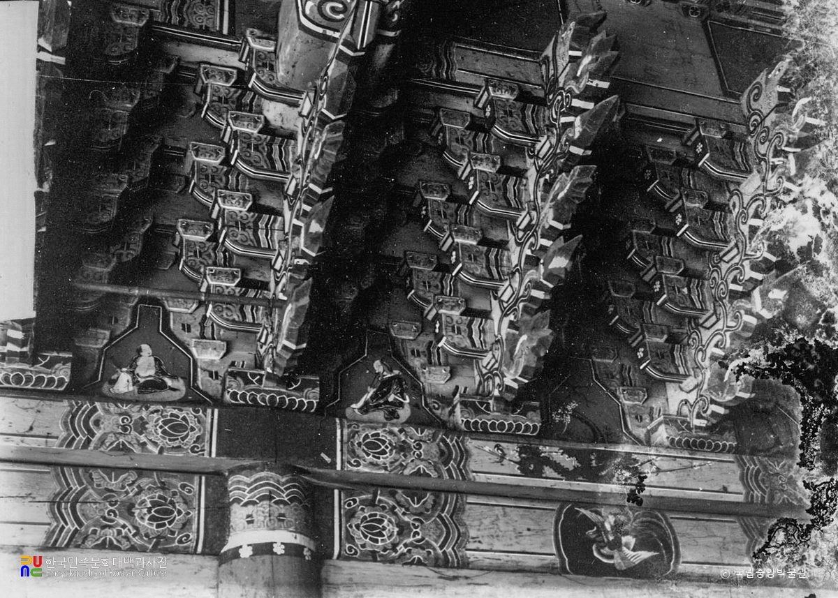 순천 선암사 대웅전 내부 공포