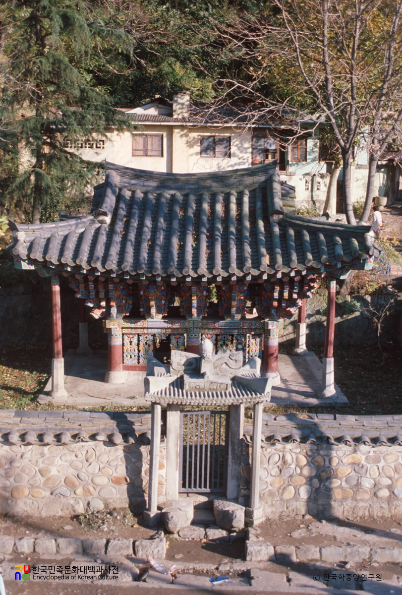 진주 김해김씨 비각 정면