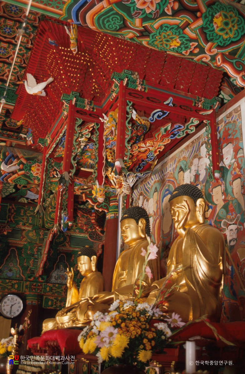 구룡사 대웅전 닫집