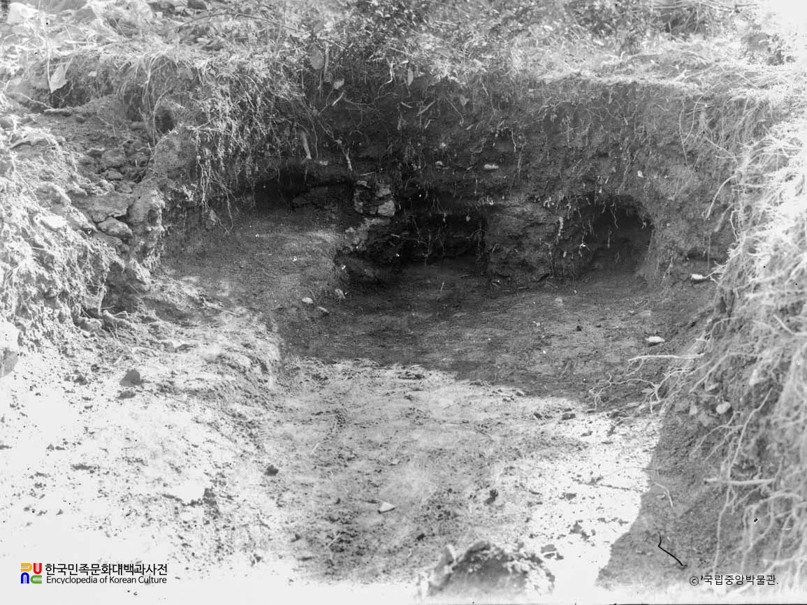 충남 공주 학봉리 제5호 요지 제6실 격벽