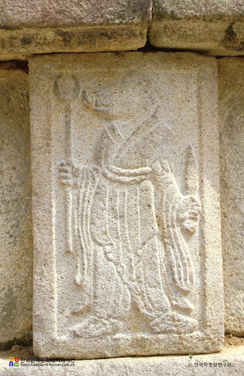 경주 김유신묘의 십이지신상 중 돼지상