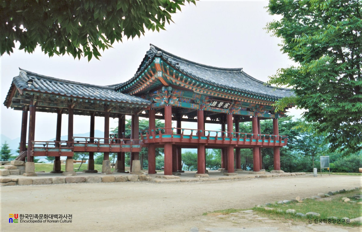 제천 청풍 한벽루 정측면