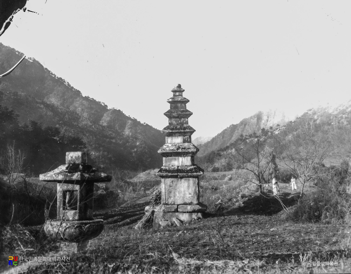 충주 미륵리사지 오층석탑